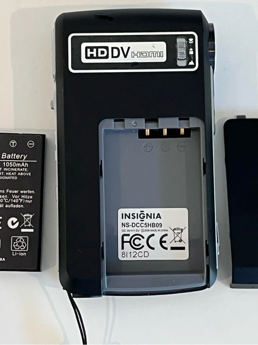 Insignia NS-DCC5HB09 HD Digital Camera Camcorder Tested w Battery, SD Card, Case